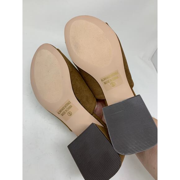 Chase + Chloe Women's Size US 9 Teagan Block Heel Mules Sandals Tan Faux Suede - Picture 5 of 6
